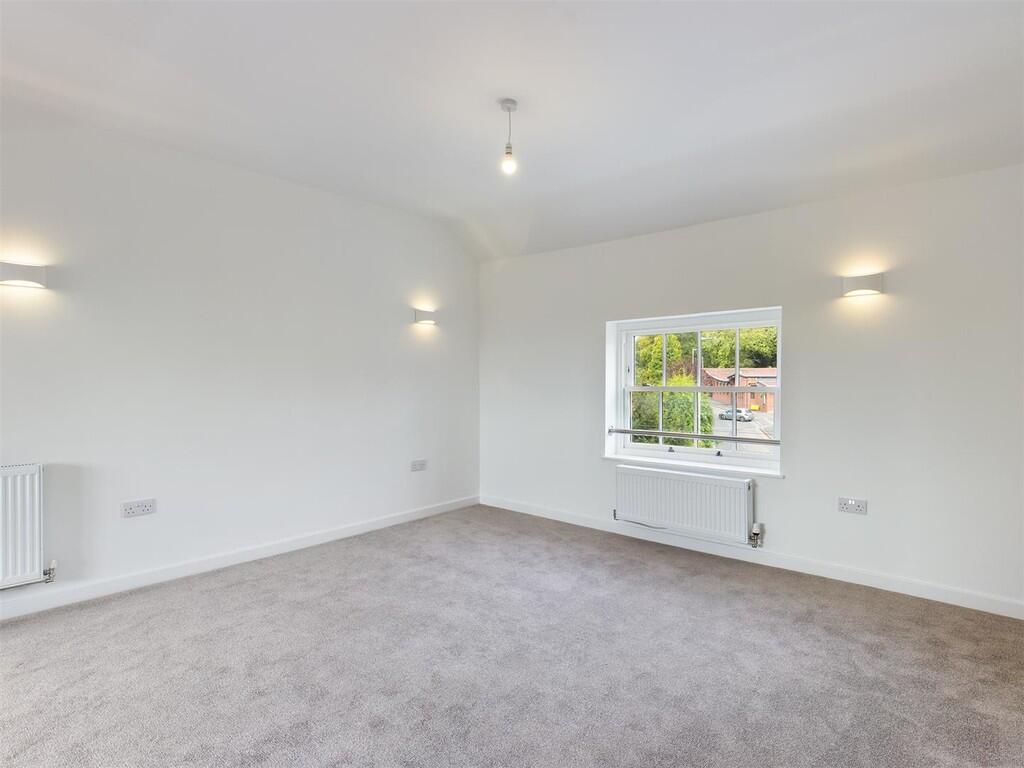 Apartment in Leicester - View 3