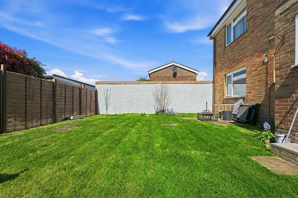 Main image of property: 2 bedroom Ground Floor Flat in Chichester