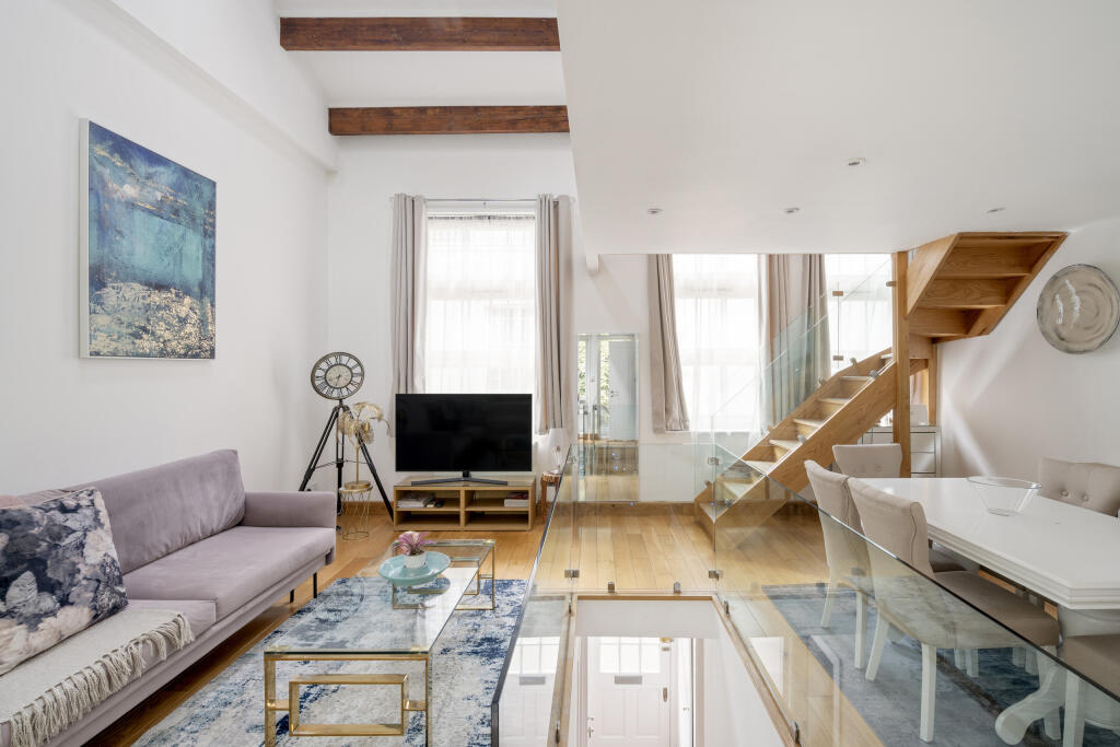 House in London - View 2