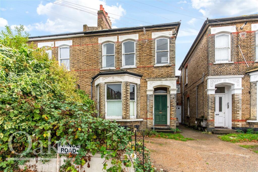 1-bed flat on Prince Road, South Norwood, £200,000