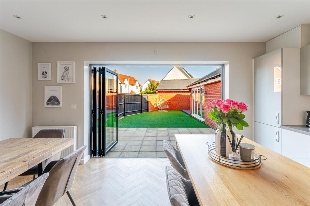 House in Yatton, Chestnut Park, North End - More