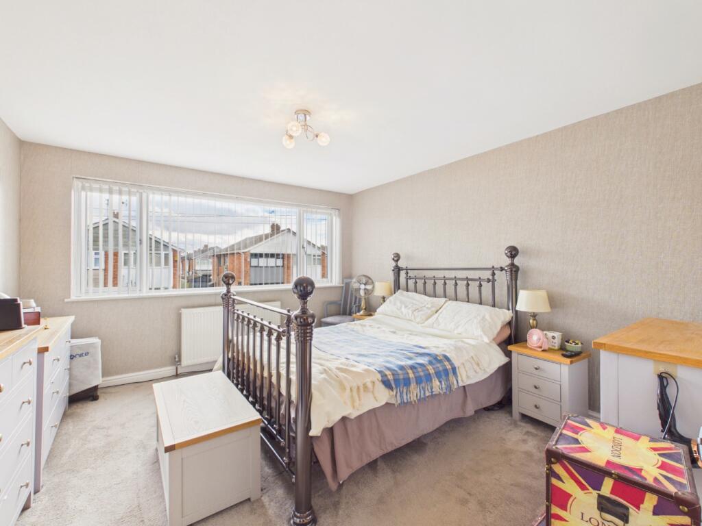 House in Hull, Kingswood - More