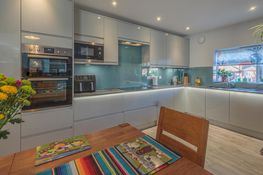 Watson Way, Alderton, IP12 3BZ photo 3