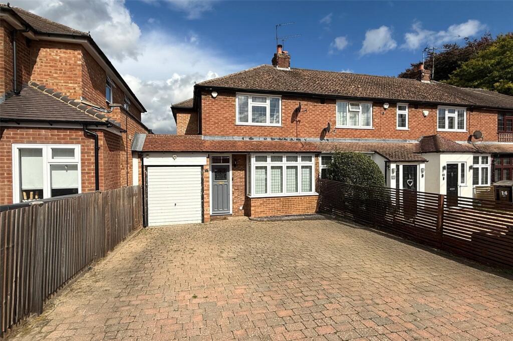 Main image of property: Weybourne Close, Harpenden, Hertfordshire, AL5