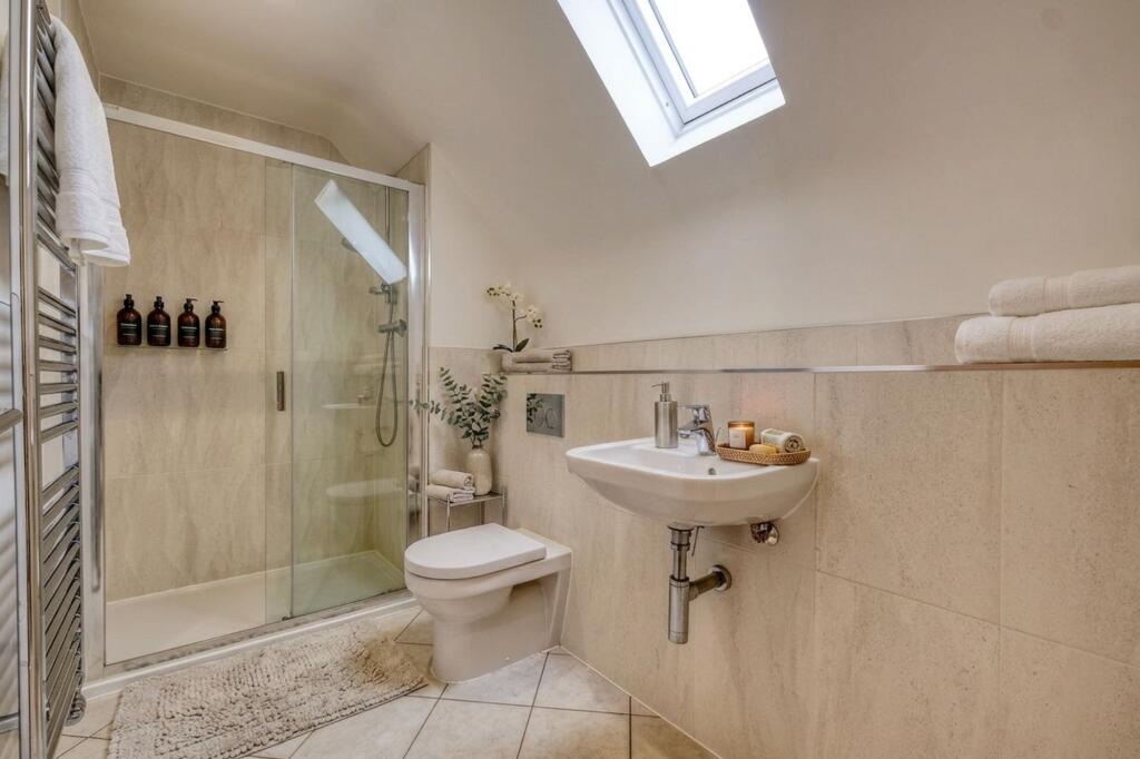 House in Birmingham, West Midlands - View 4