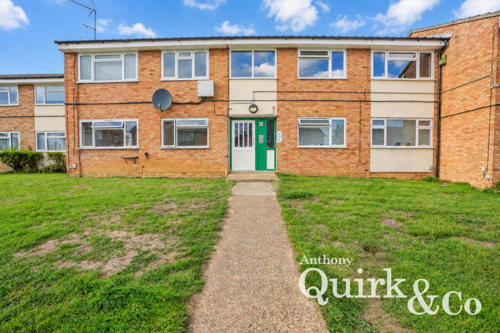 1-bed flat on Kingsmere, Benfleet, SS7, £190,000