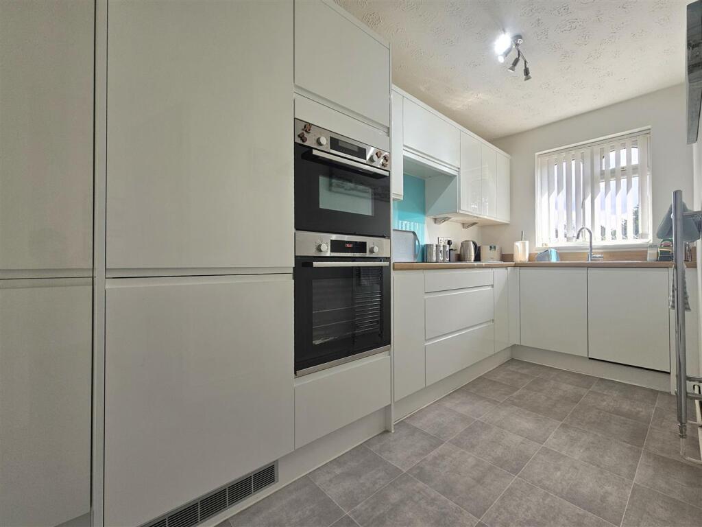 Apartment in Solihull, Kineton Green - More