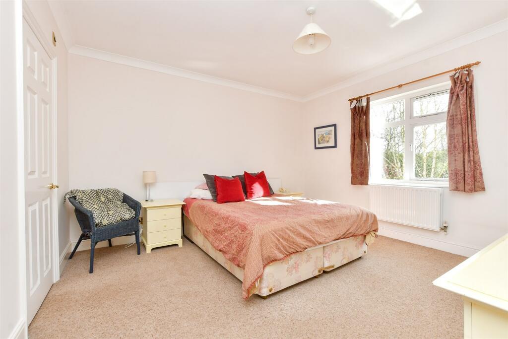 Church Hill, Nutfield, RH1 - View 5