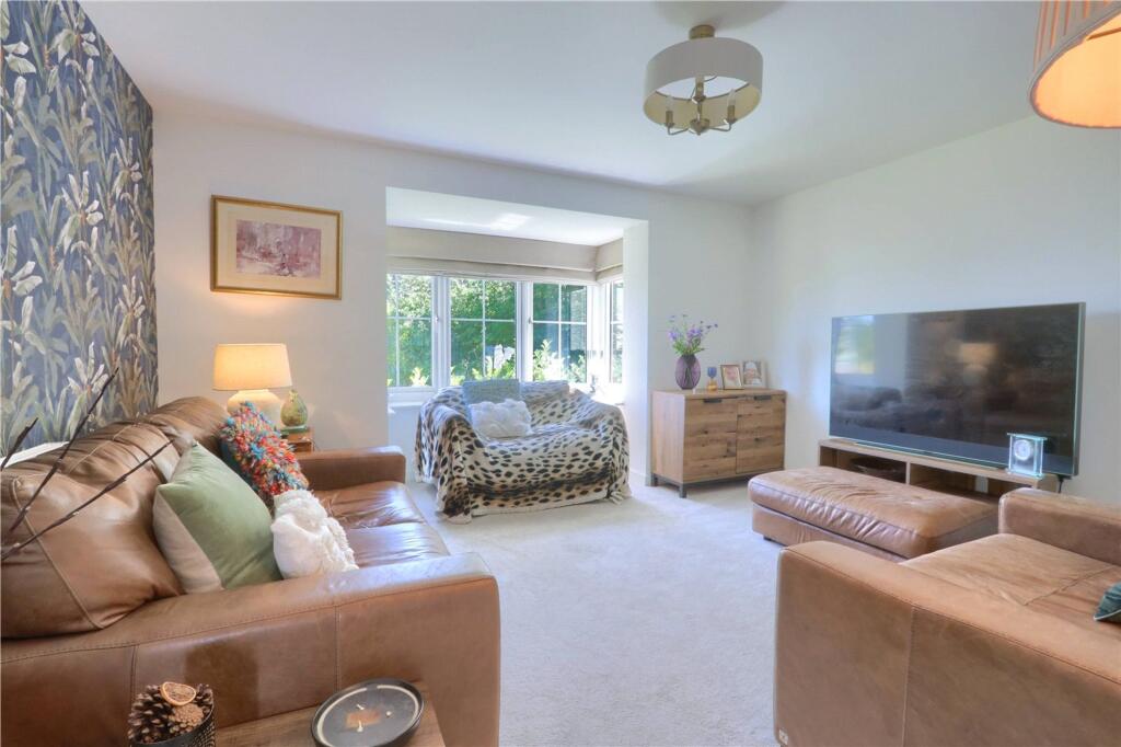Whinfell Drive, Normanby, TS6 - View 2