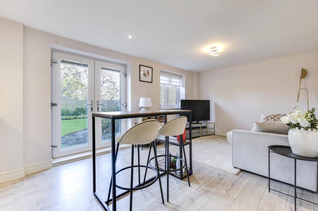 Additional image 3 of Waterside View, Harrogate Road, Bradford, West Yorkshire, BD10