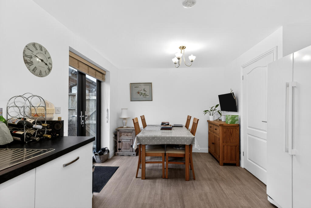 Marsange Drive, Milton Keynes, MK17 photo 4