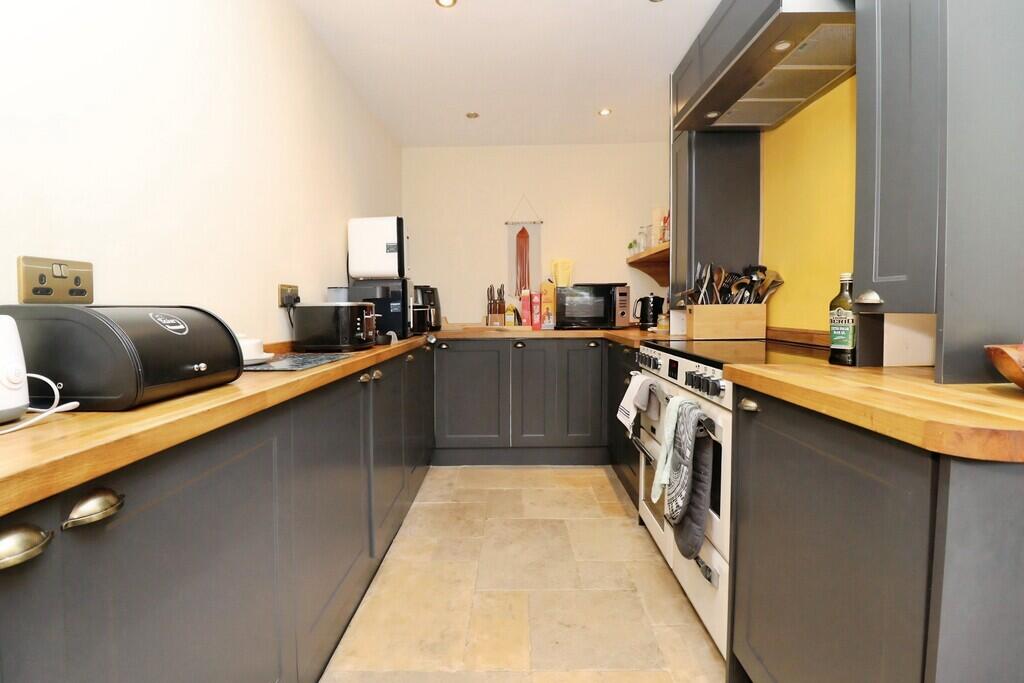 House in Lincoln - View 3