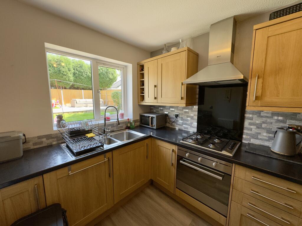 Old Hall Drive, Huncoat photo 4