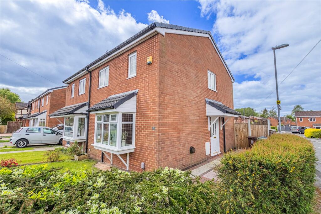 3-bed semi-detached on George Street, Shaw, Oldham, Greater Manchester, OL2, £265,000