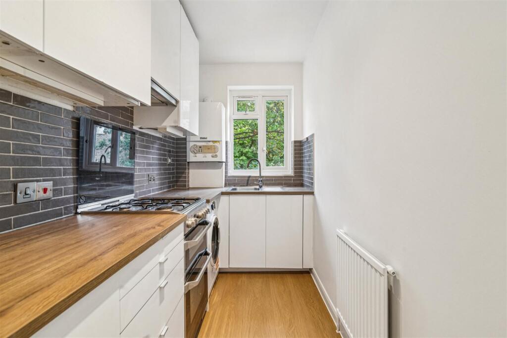 Apartment in London - View 3