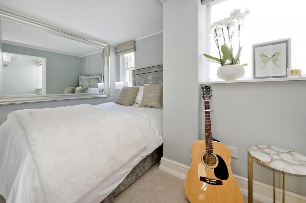 Apartment in London - View 5