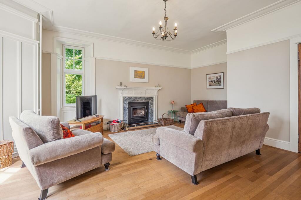 Upper Colquhoun Street, Helensburgh, G84 photo 4