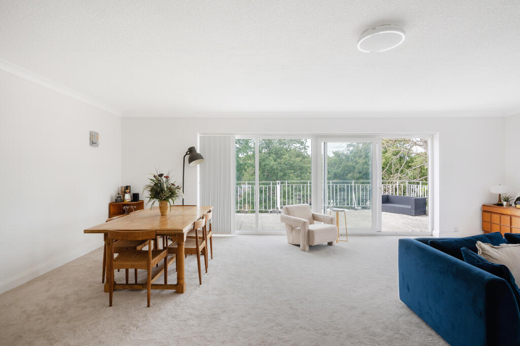Apartment in Enfield - View 4