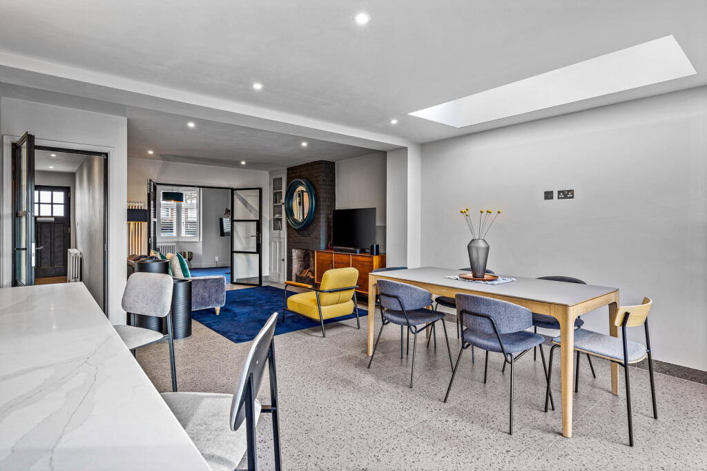 House in Bishop's Stortford, Hockerill - View 3