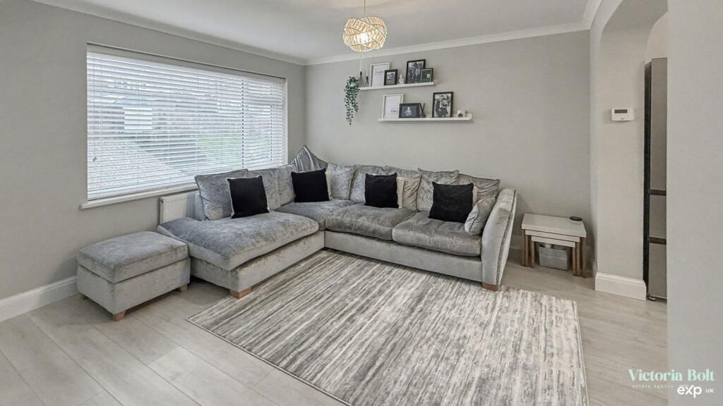 Cardiff Close, Plympton photo 2