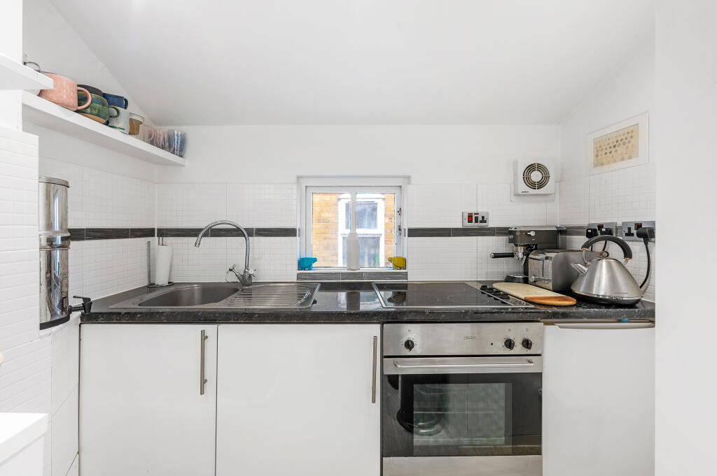 Apartment in London - View 5