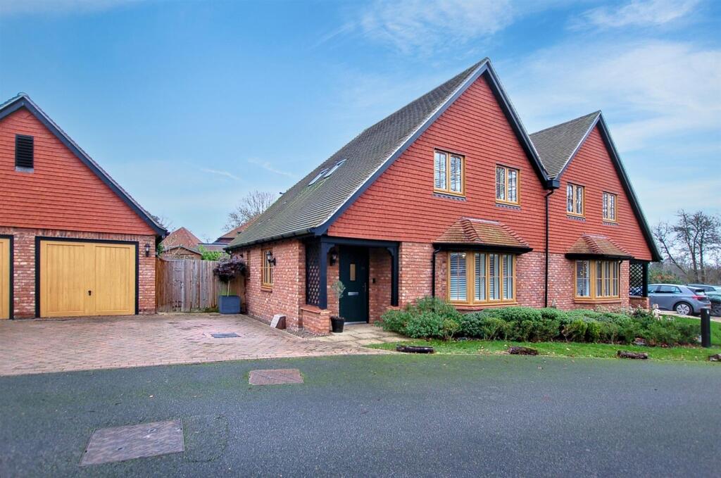 Main image of property: Hawthornden Grove, Yalding, Maidstone