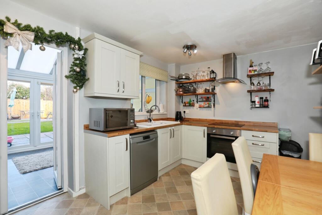 Becconsall Drive, Crewe, Cheshire, CW1 photo 4