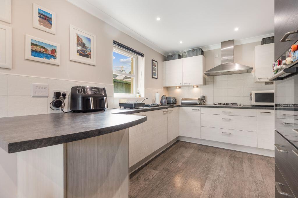 46 Donald Wynd, Largs, KA30 8TH photo 3