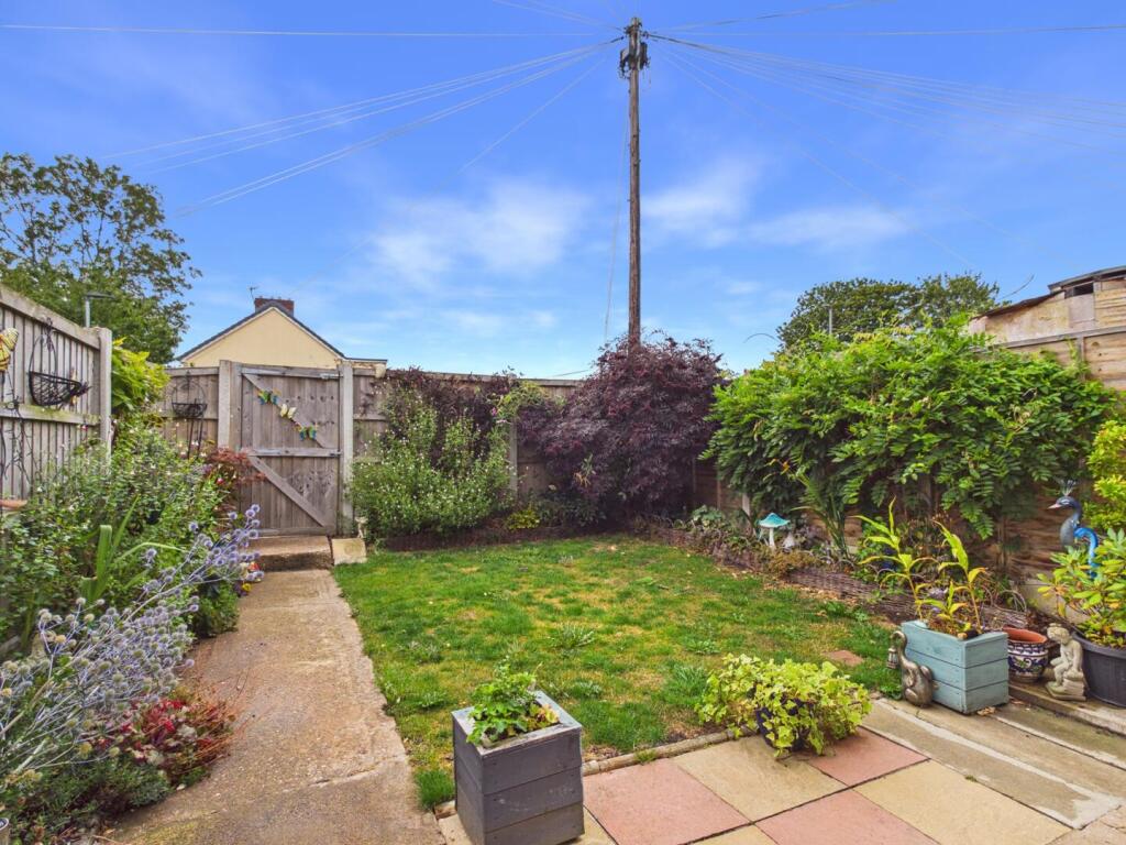 House in Wakefield - View 5