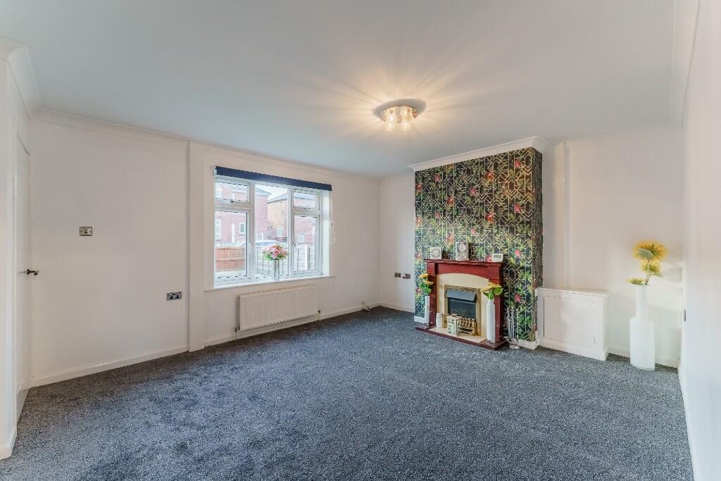 Royds Avenue, Castleford, West Yorkshire, WF10 photo 4