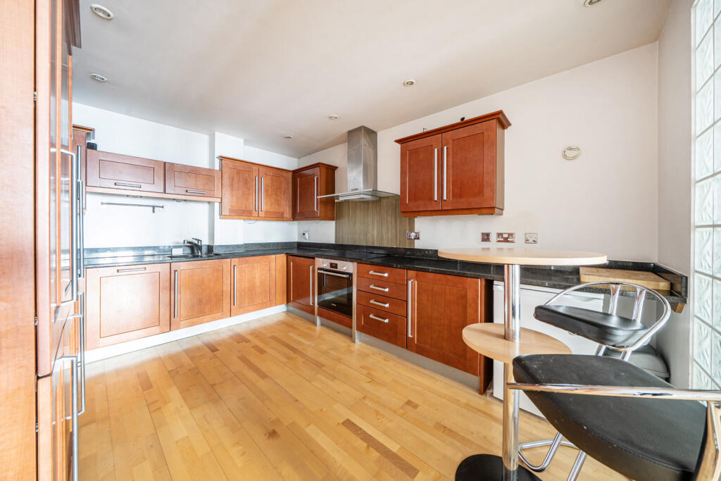 Apartment in London - View 5