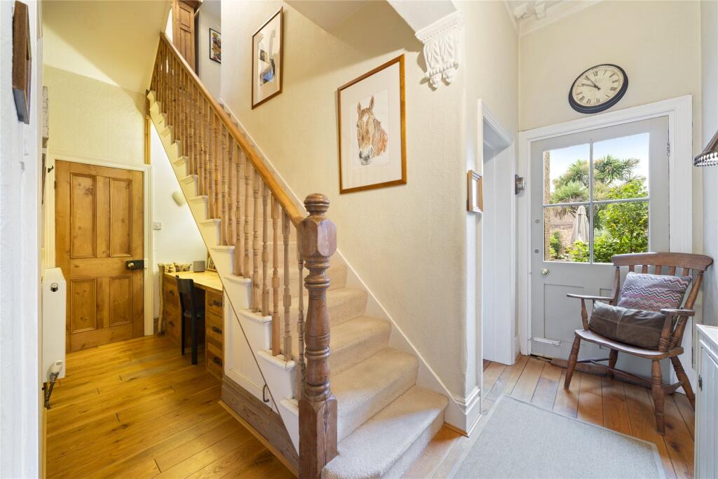 Springfield Meadows, Weybridge, Surrey, KT13 photo 2