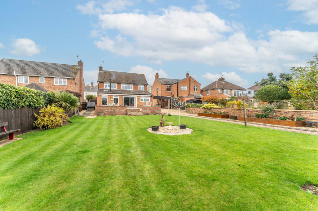 3-bed detached on Cossington Road, Sileby, Loughborough, LE12 7RS, £499,950