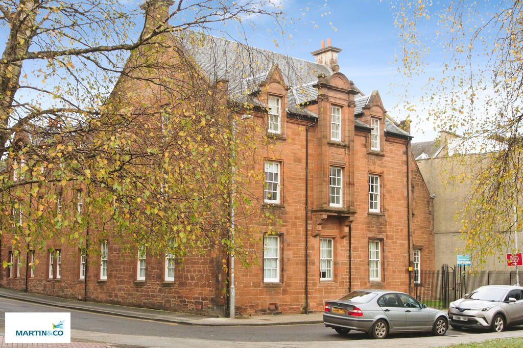 Main image of property: 1/2, 27 Weighhouse Close