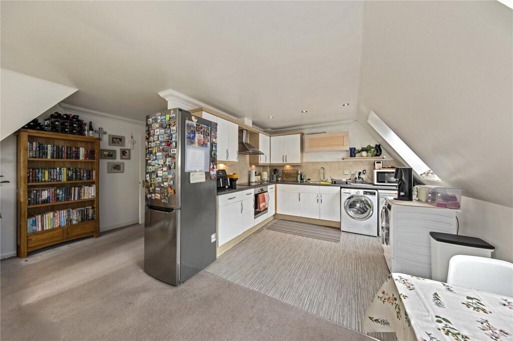 Apartment in Twickenham - View 4
