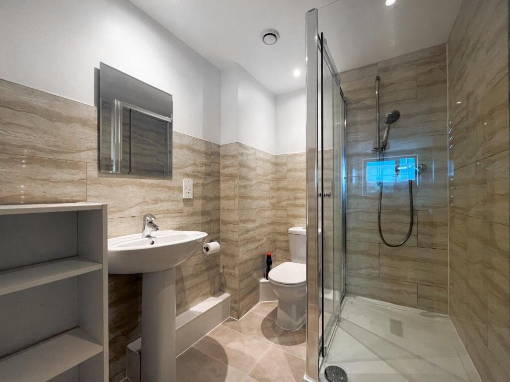 Apartment in Leeds - More