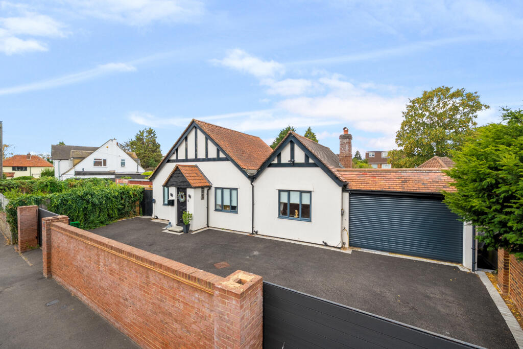 House in Woking, Byfleet
