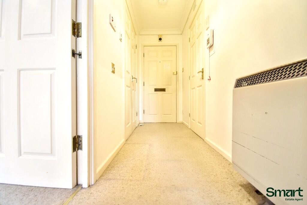 Apartment in Exeter, Devon - More