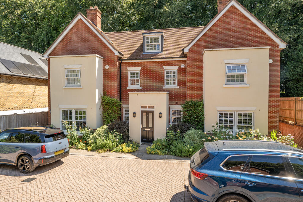 Main image of property: 28 Chilbolton Avenue, Winchester, SO22