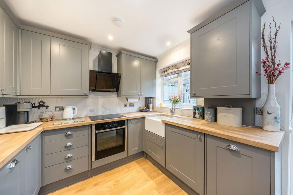 Dunsmore Road, Walton-On-Thames photo 3
