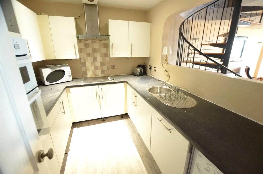 Apartment in Liverpool - More