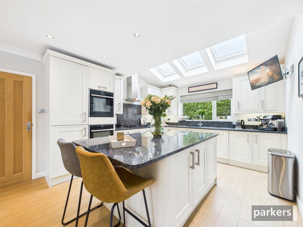 Penrose Avenue, Woodley, Reading, Berkshire, RG5 photo 2