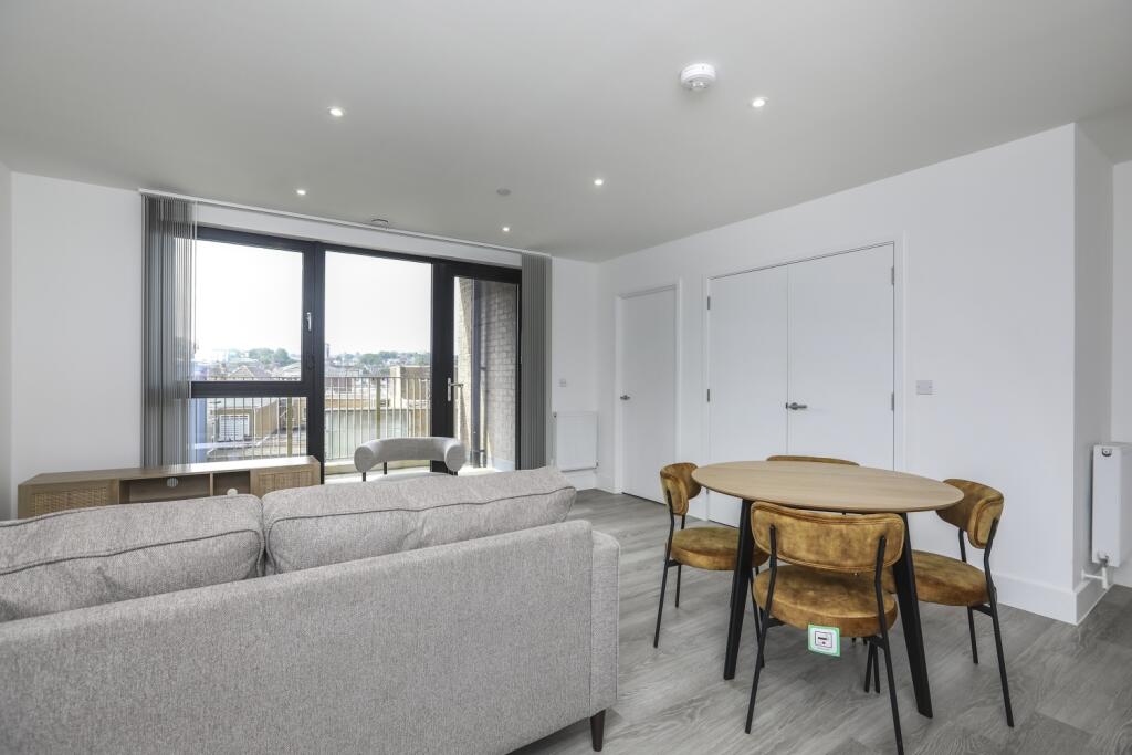 Apartment in Rochester - More