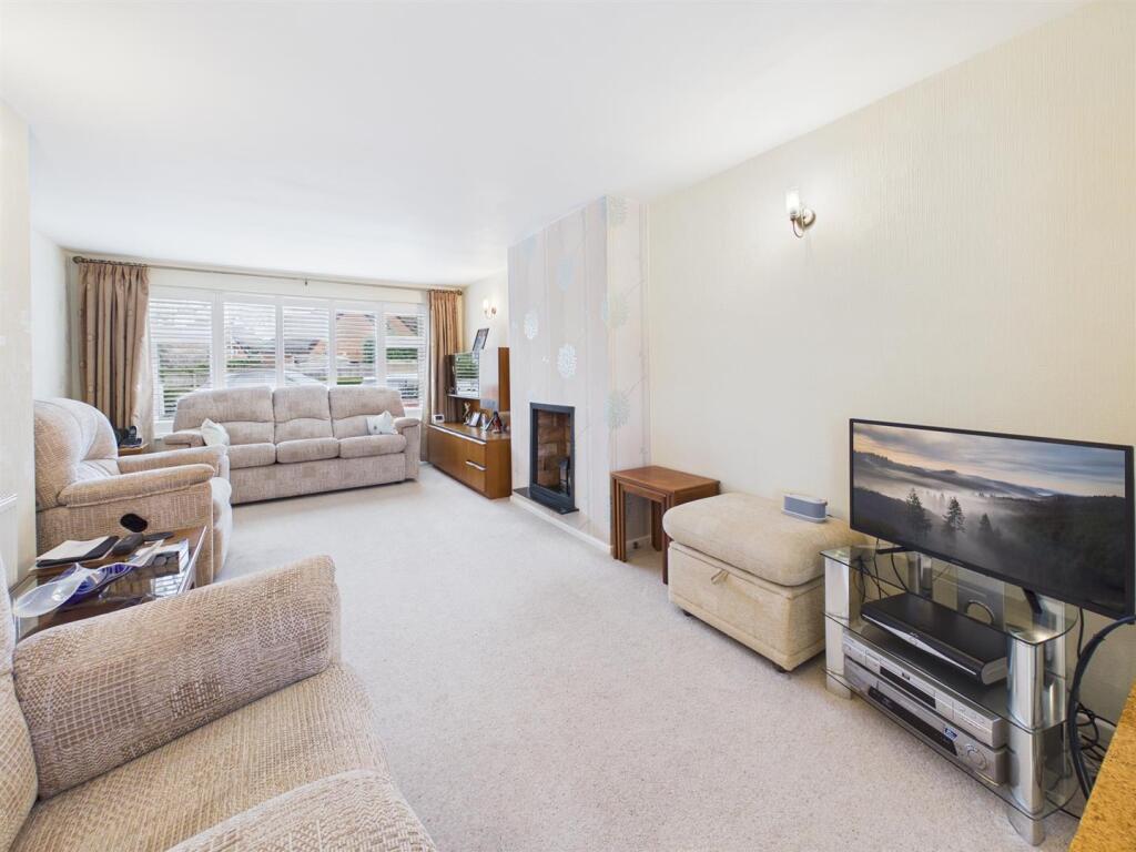 Lovatt Close, Tilehurst, Reading photo 4