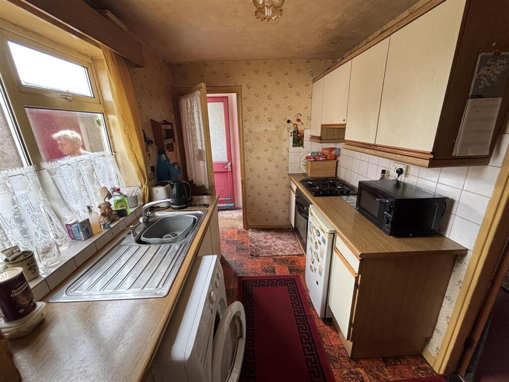 Cranstone Crescent, Glenfield, Leicester photo 2