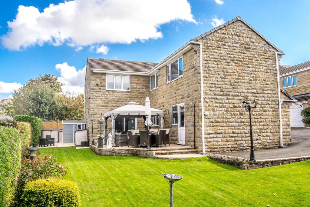 House in Huddersfield, Dogley Lane, Kirkburton - View 3