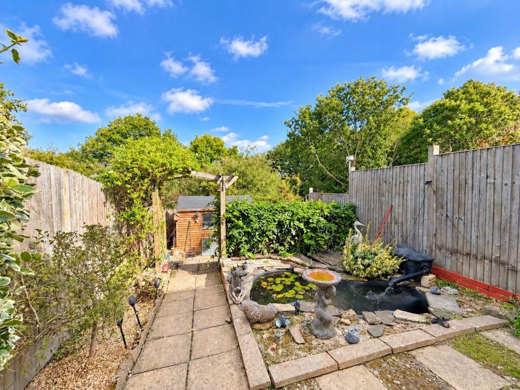 House in Bexhill-on-Sea, Pebsham - More