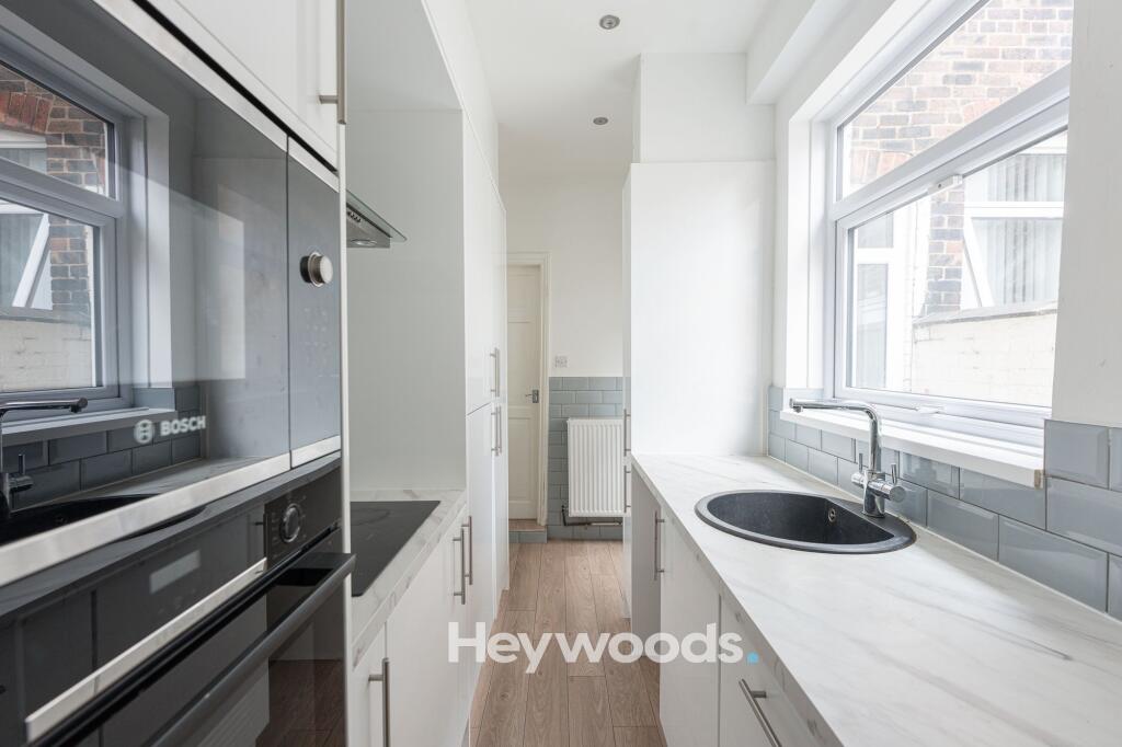 House in Stoke-on-Trent, Sneyd Green - View 3