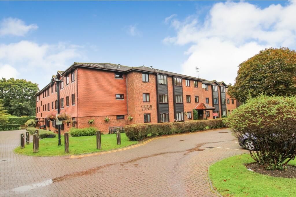 1-bed house on Brighton Road, Crawley, West Sussex. RH11 8TZ, £85,000