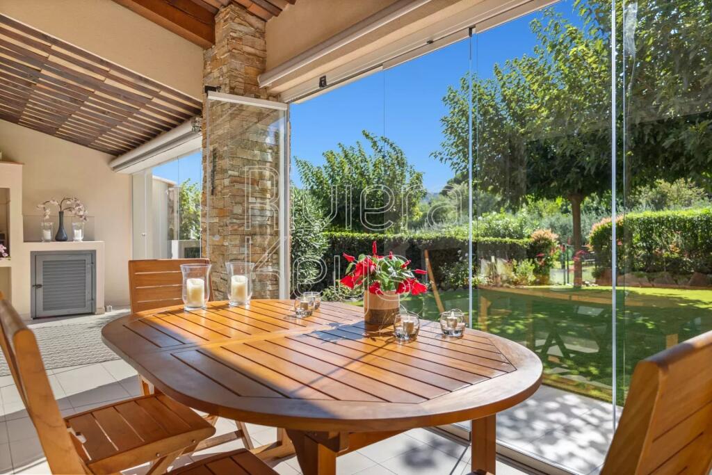 Main image of property: Provence-Alps-Cote d`Azur, Var, Le Plan-de-la-Tour